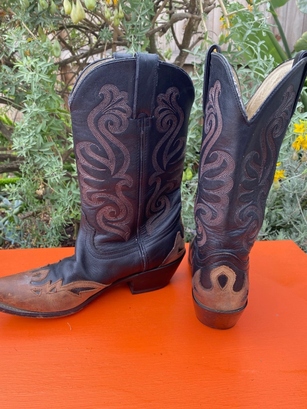 Vintage Durango Cowboy Boots RD5304 Black, Brown Cut Out Inlay, Size 9M